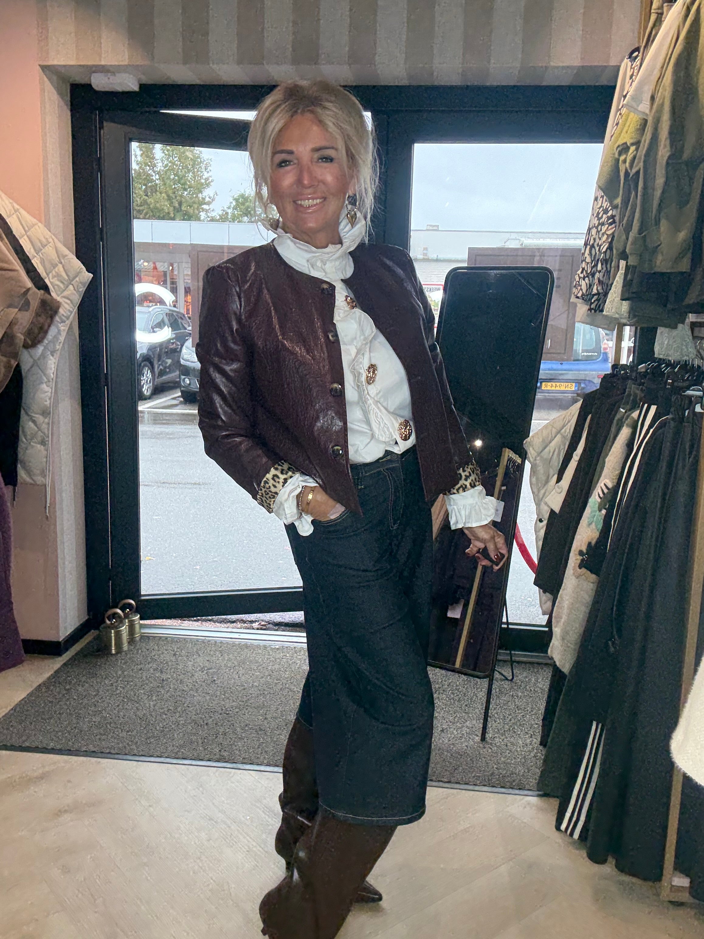 Jasje Burgundy Panther